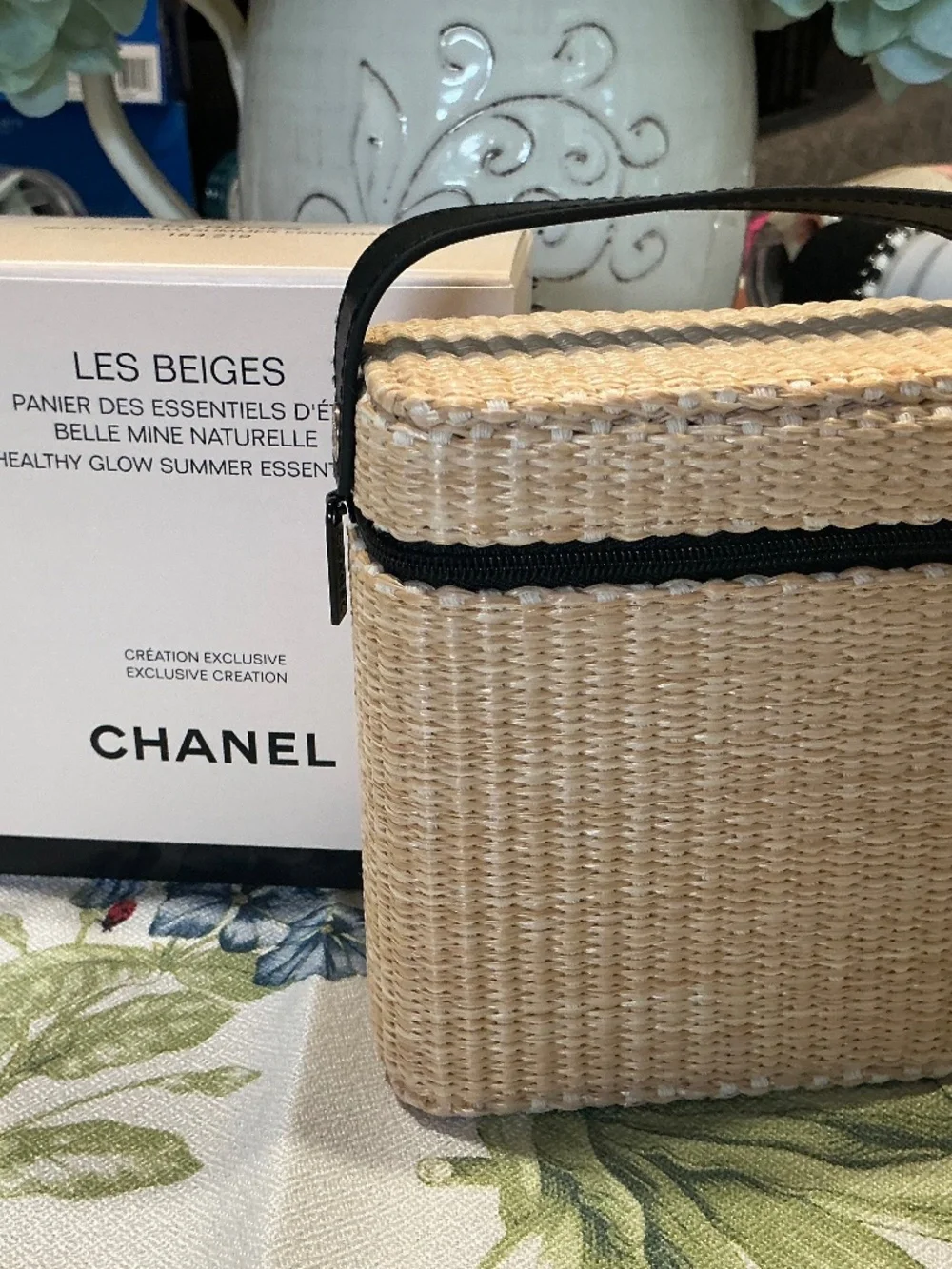 CHANEL BEAUTÉ Les Beiges Woven Beauty Organizer Case NIB With Box